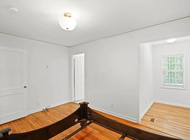 Building Photo - 2371 Ben Hill Rd