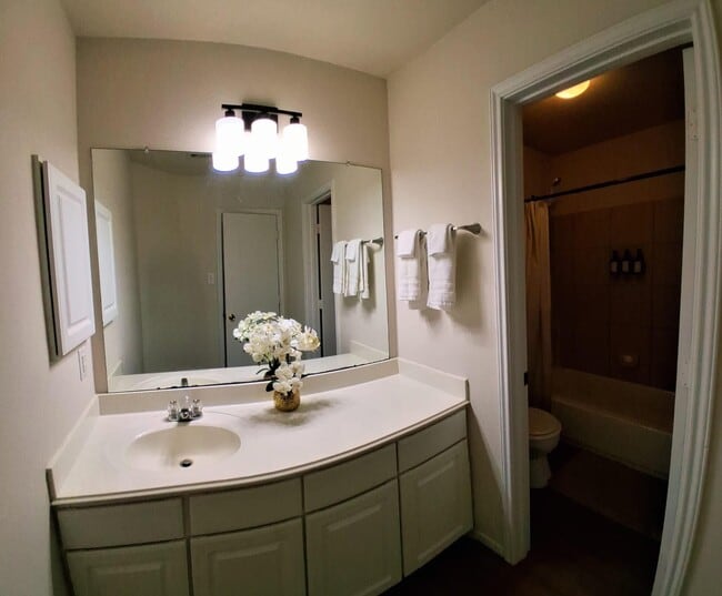 Building Photo - 16855 Accolade Way