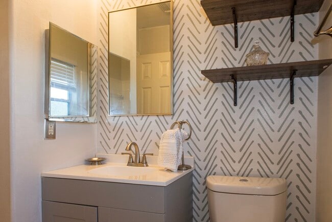 Building Photo - 315 Glade Bridge Ln