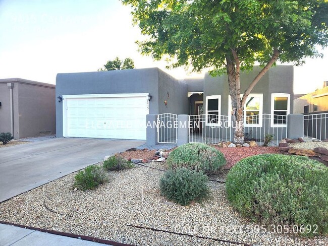 Primary Photo - Amazing 3br in the exclusive Tanoan gated ...