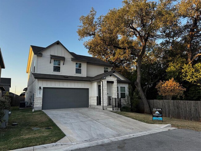 Primary Photo - 905 Copper Frond Way