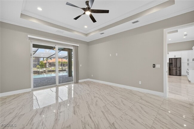 Building Photo - 2532 SW 26th Pl