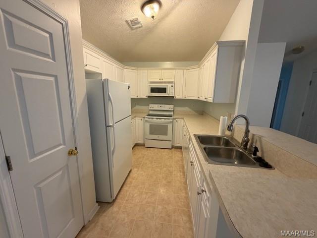 Building Photo - 1684 Hawthorne Ln