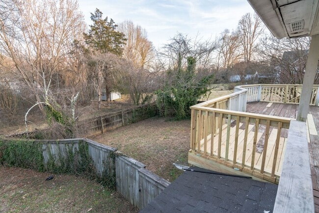 Building Photo - 4/ 1.5 Just minutes from Wake Forest Unive...