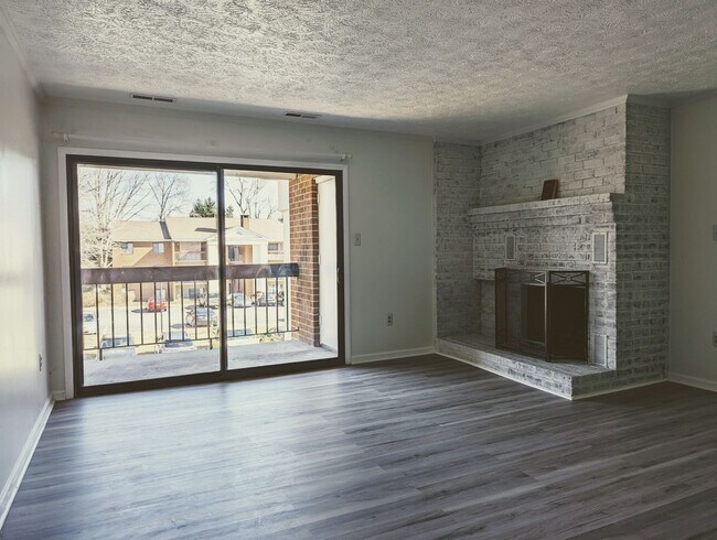 Building Photo - 4004 Governors Square