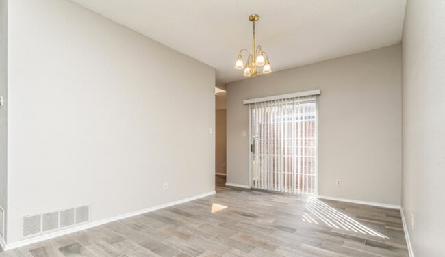 Building Photo - 2308 Bennington Dr