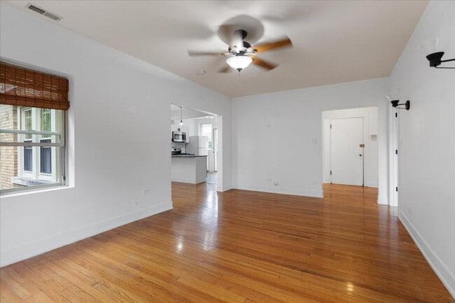 Building Photo - 2 bedroom in Chicago IL 60618
