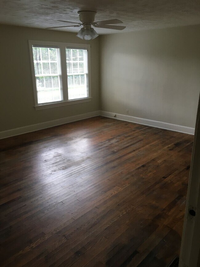 Building Photo - 1143 A&amp;B N Broad St.