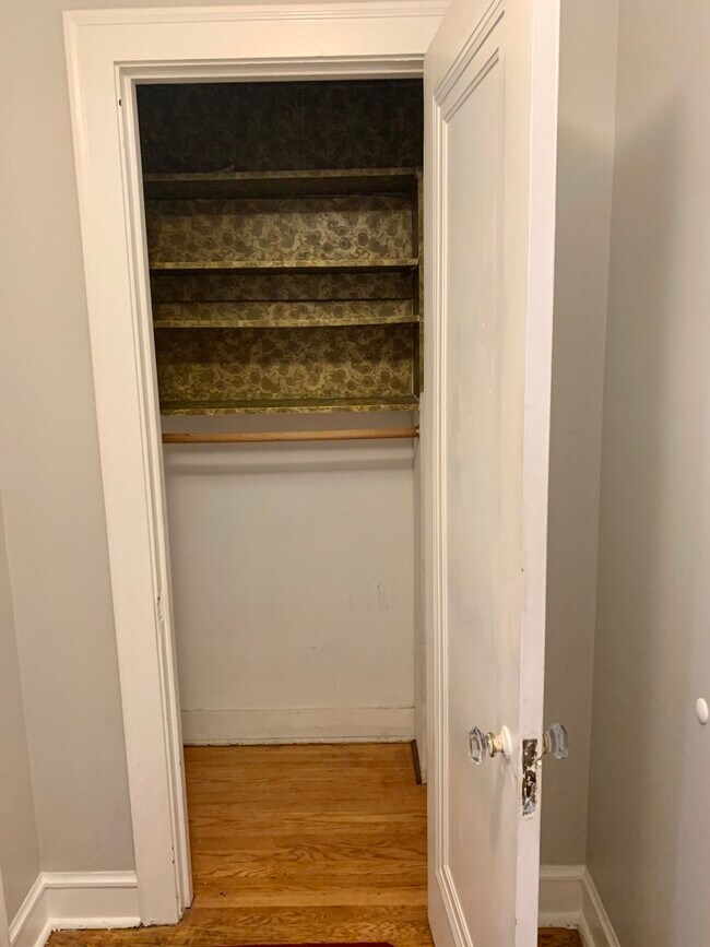 Building Photo - 5741 N Washtenaw Ave