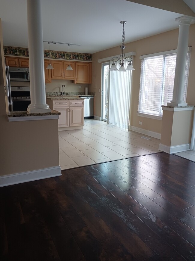 Building Photo - 734 Colorado Ct