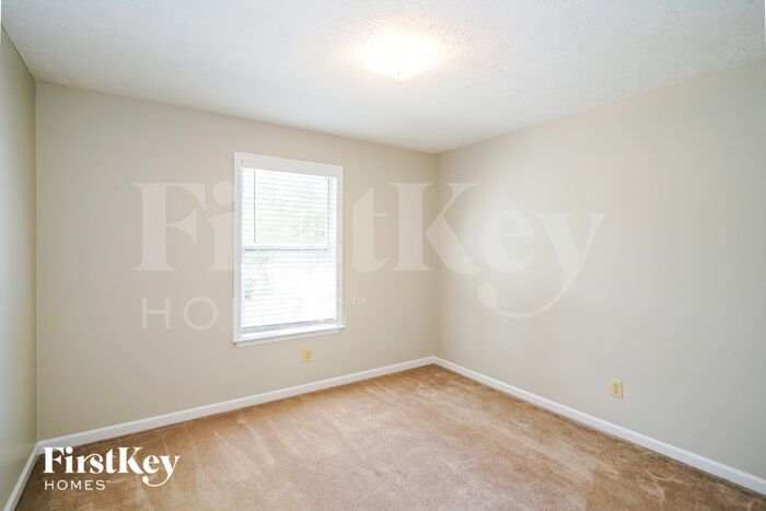 Building Photo - 209 Moorhill Ave