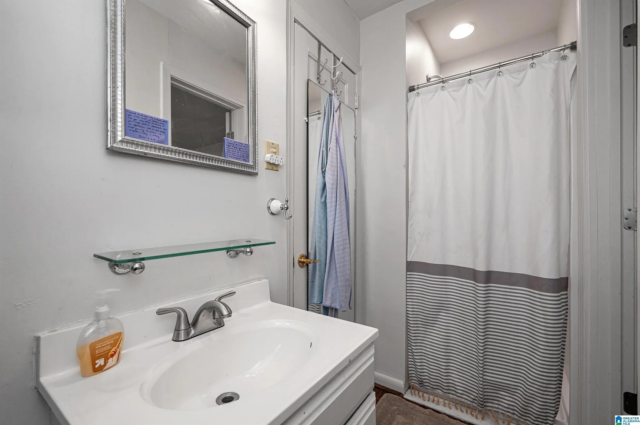 Building Photo - 113 Oglesby Ave