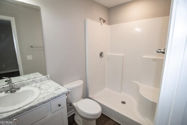 Building Photo - 107 Callaway Cres