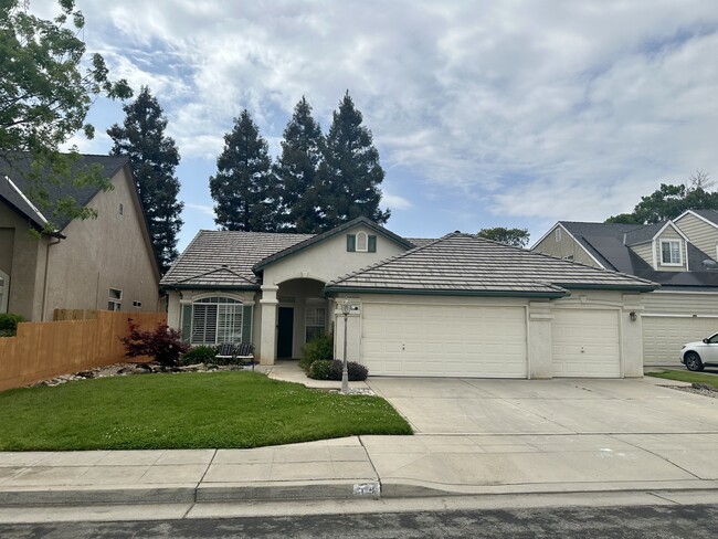Primary Photo - 54 N Burgan Ave