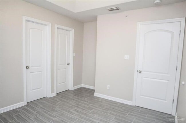 Building Photo - 213 S 49th St