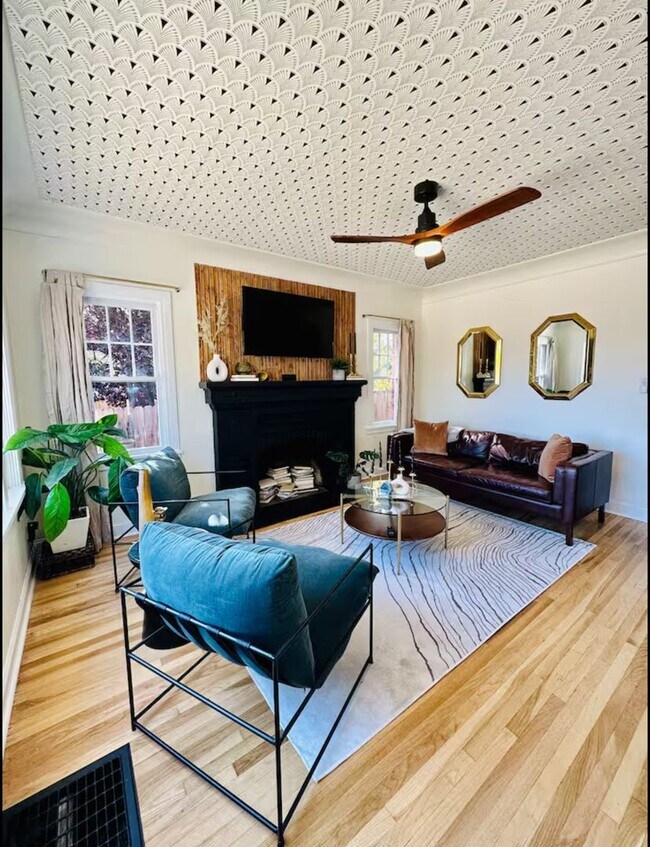 Building Photo - Midtown Gorgeous Home on Large Lot