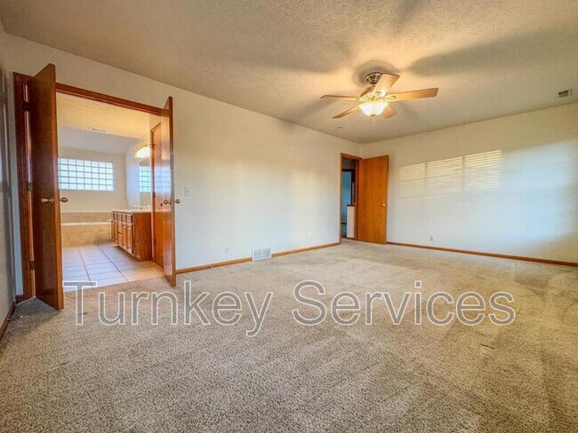 Building Photo - 15222 Curtis Ave