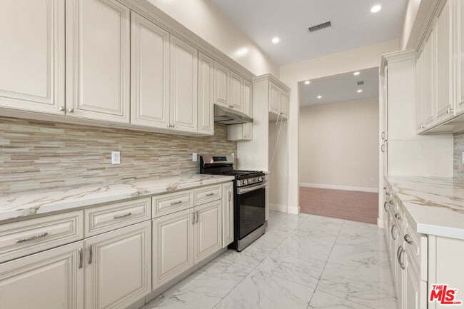 Building Photo - 6255 Gentry Ave