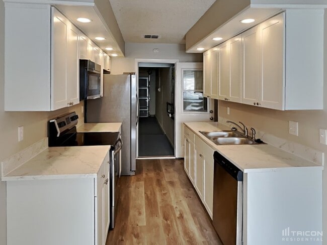 Building Photo - 1729 Farm Way