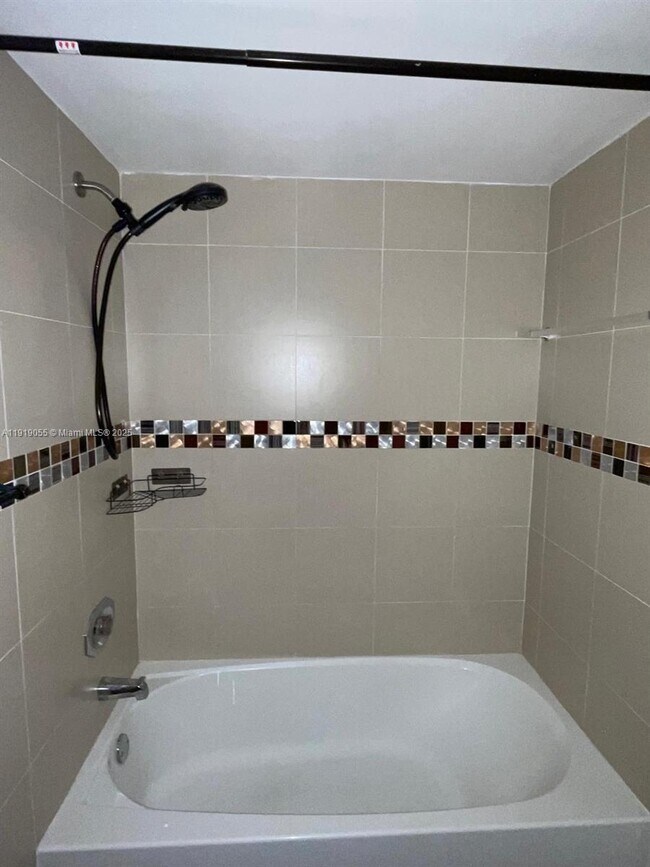 Building Photo - 3410 Foxcroft Rd