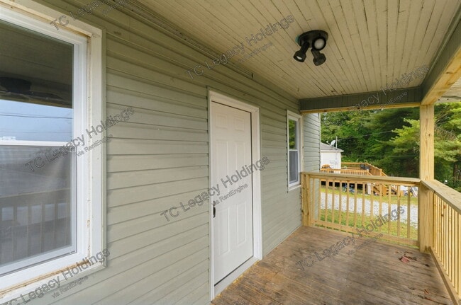 Building Photo - 1745 Fairmont Ave