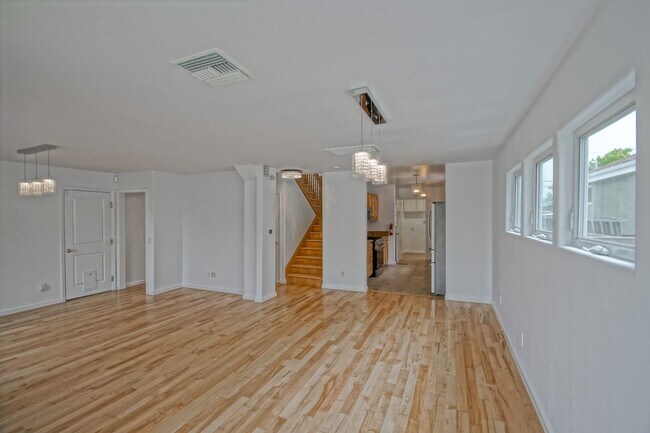 Building Photo - REMODELED, BRIGHT & SPACIOUS, 2-STORY HOME...