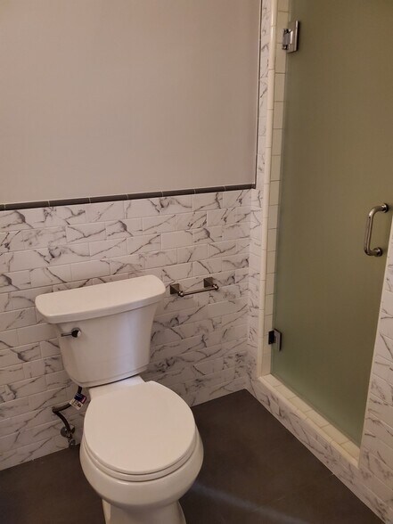 NEW TOILET SEPARATE SHOWER - 6326 Orange St