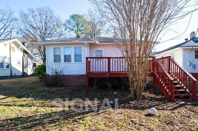 Building Photo - 1738 Damon St