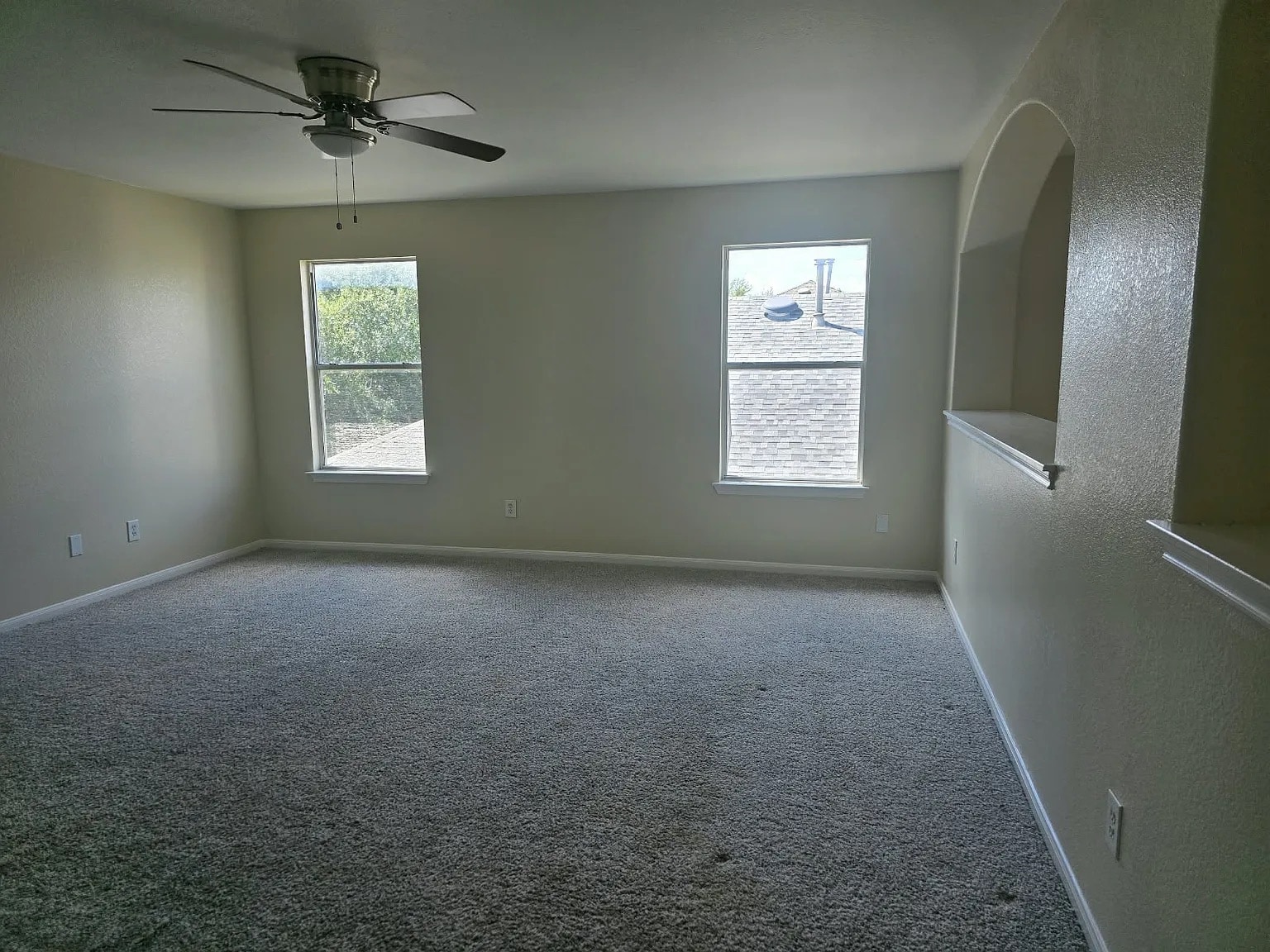 Building Photo - Room in Single Family Home on White Water Way
