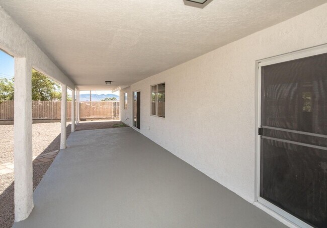 Building Photo - 3 Bedroom, 2.5 Bath, 2 Car Garage Home