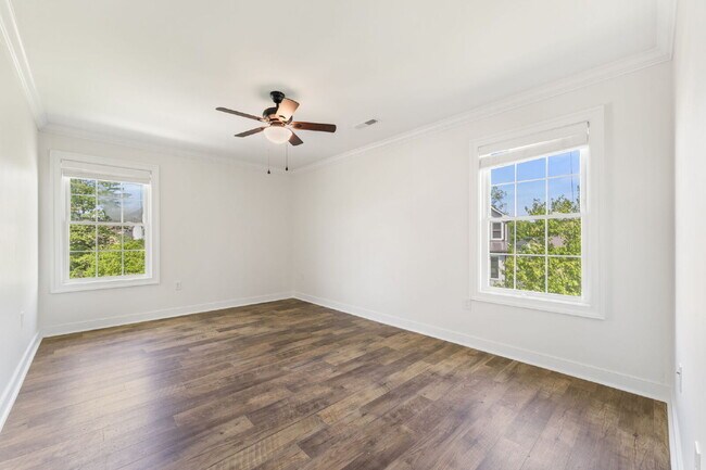 Building Photo - Spacious 5 Bedroom Home in Rountrey (Newmarket Section) – 3,555 Sq Ft – $4,350/mo