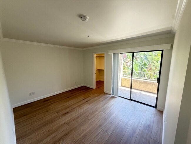 Building Photo - Cozy 2 Bedroom 1 Bath Unit