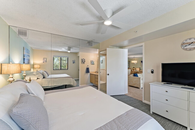 Building Photo - 1001 Seafarer Cir