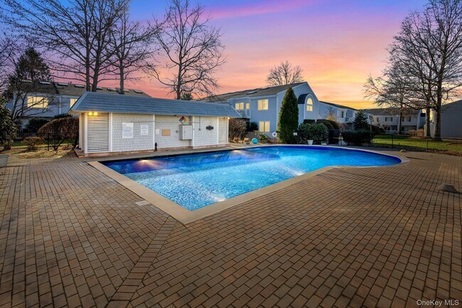 Building Photo - 220 Montauk Hwy