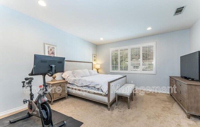 Building Photo - 5184 Churchwood Dr