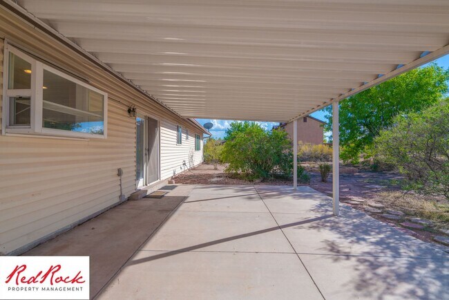 Building Photo - 237 N Scenic Dr W