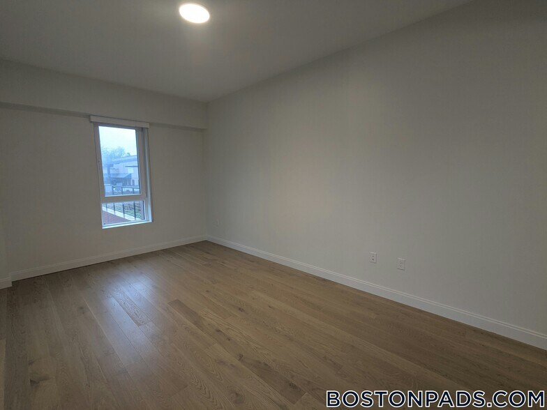 Building Photo - 55 Brighton Ave