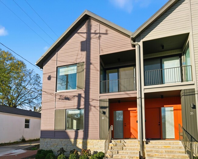 Building Photo - 33 N Blacksmith Ln