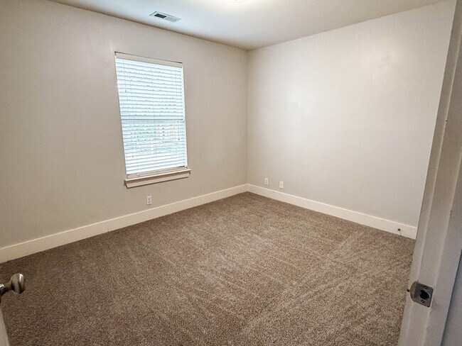 Building Photo - 3500 Steffisburg Dr