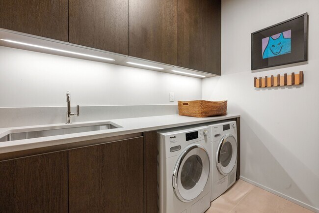 Building Photo - 171 Sawmill Cir