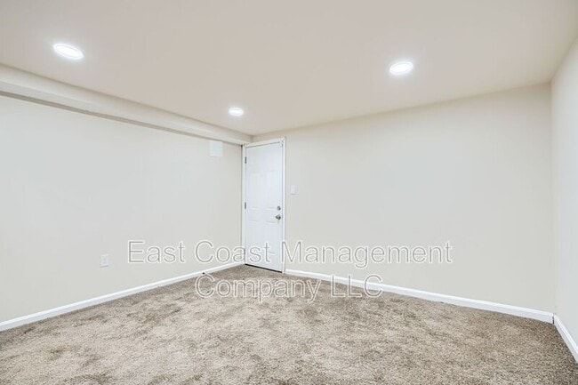 Building Photo - 3028 Chelsea Terrace