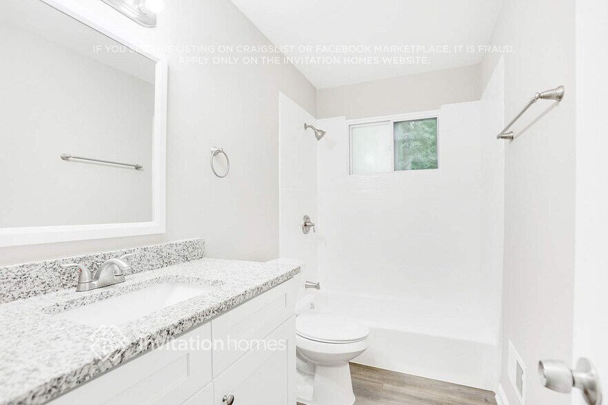 Building Photo - 3018 Battle Forrest Dr