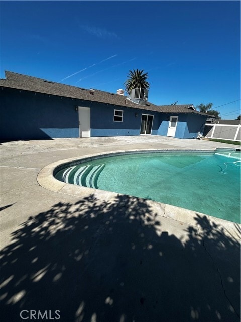 Building Photo - 717 Serpentine Dr