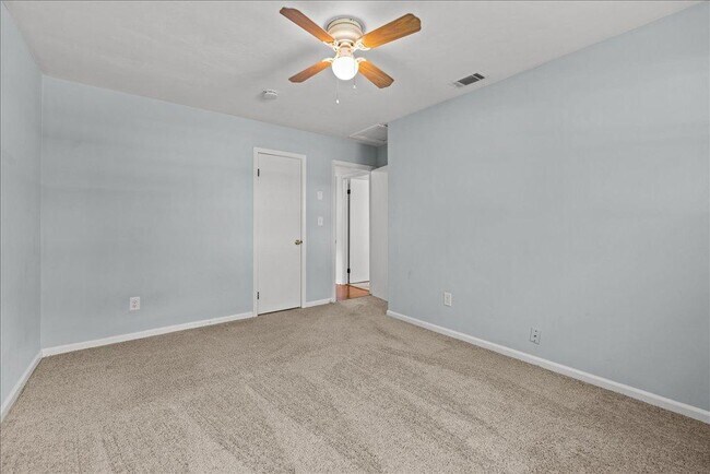 Building Photo - 4783 Rosecroft St