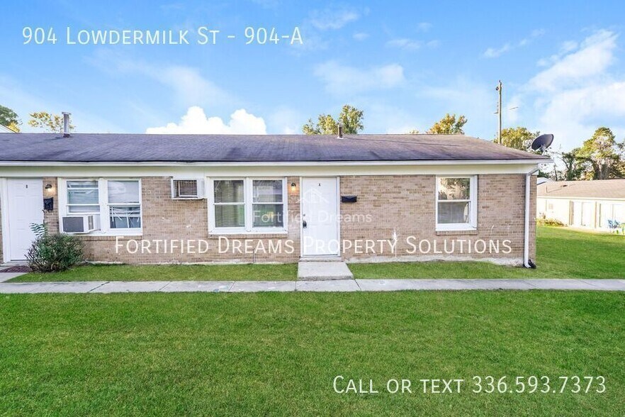 Building Photo - 904 Lowdermilk St