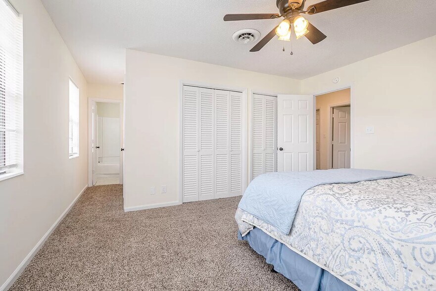 Building Photo - 2926 Arrowhead Dr