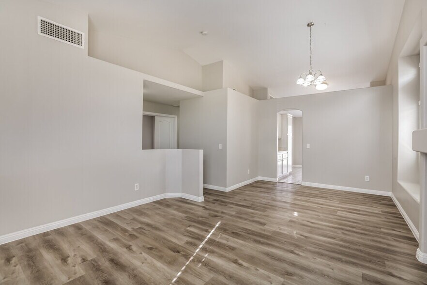 Building Photo - 1916 Fossil Butte Way