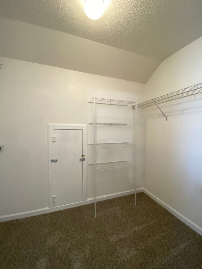 Building Photo - Adorable 3 Bedroom 3 Bath in Preston Green