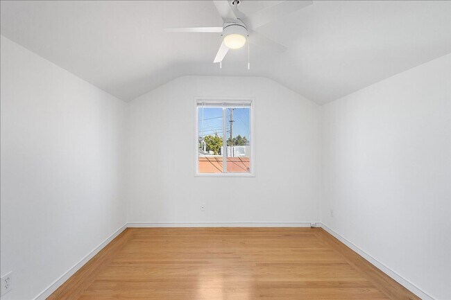 Building Photo - 3131 Fernside Blvd