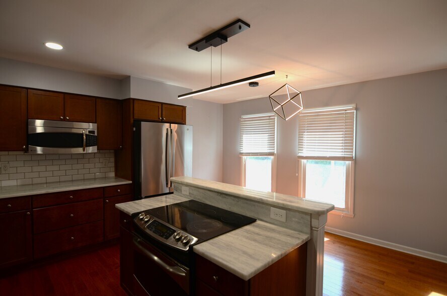 Building Photo - 2119 Fulton Ave